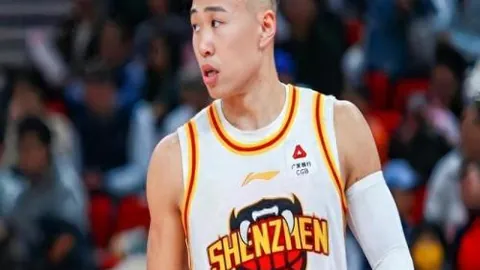 齐达内荣获阿扎尔赞誉，米克尔与梅西紧随其后