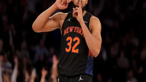 萨尼亚谈大乐透期号专家推荐：丑陋夺冠胜过美丽